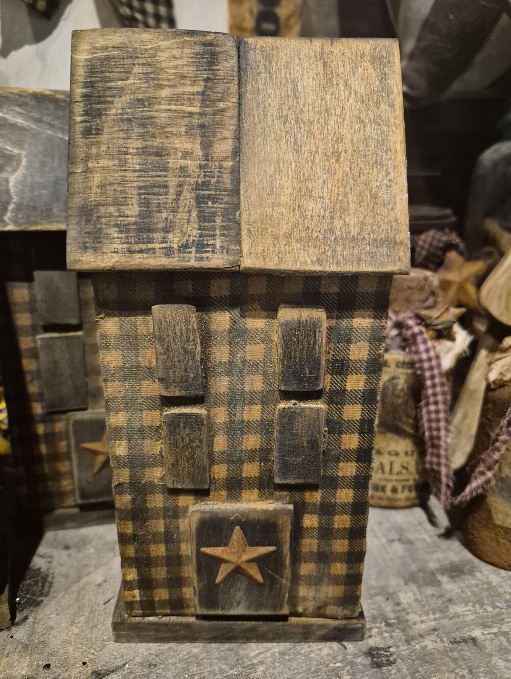Primitive House - Picture 5 of 7